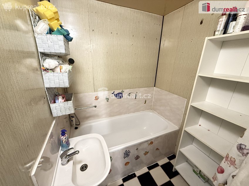 Pronájem bytu 2+1 60 m^2 Oblá, Ústí nad Labem 