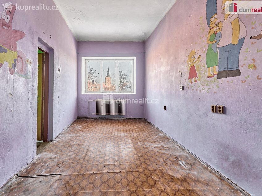 Prodej  rodinného domu 200 m^2 náměstí, Kravaře 