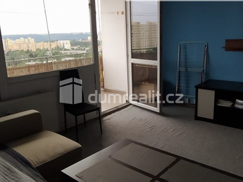 Pronájem bytu 1+kk 34 m^2 Otradovická, Praha 12 