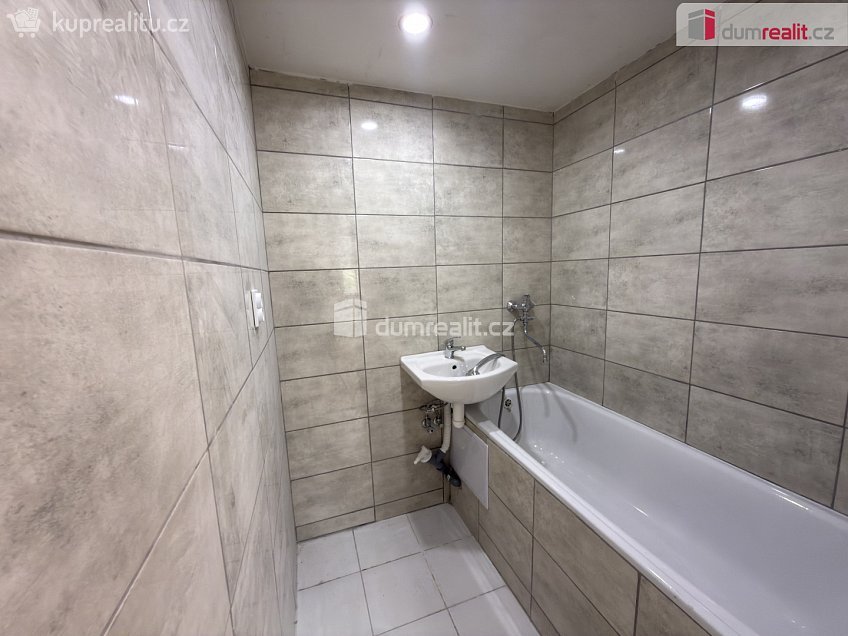 Pronájem bytu 2+1 62 m^2 Marie Majerové, Sokolov 