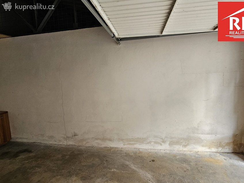Pronájem  garáže 18 m^2 Třebízského, Mariánské Lázně 