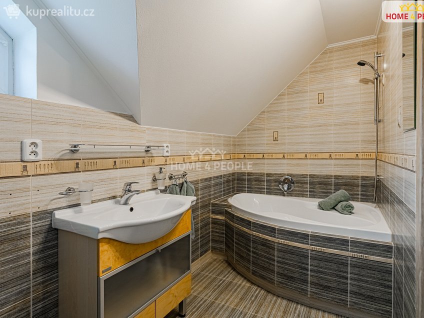 Prodej  rodinného domu 200 m^2 Stanovice, Stanovice 