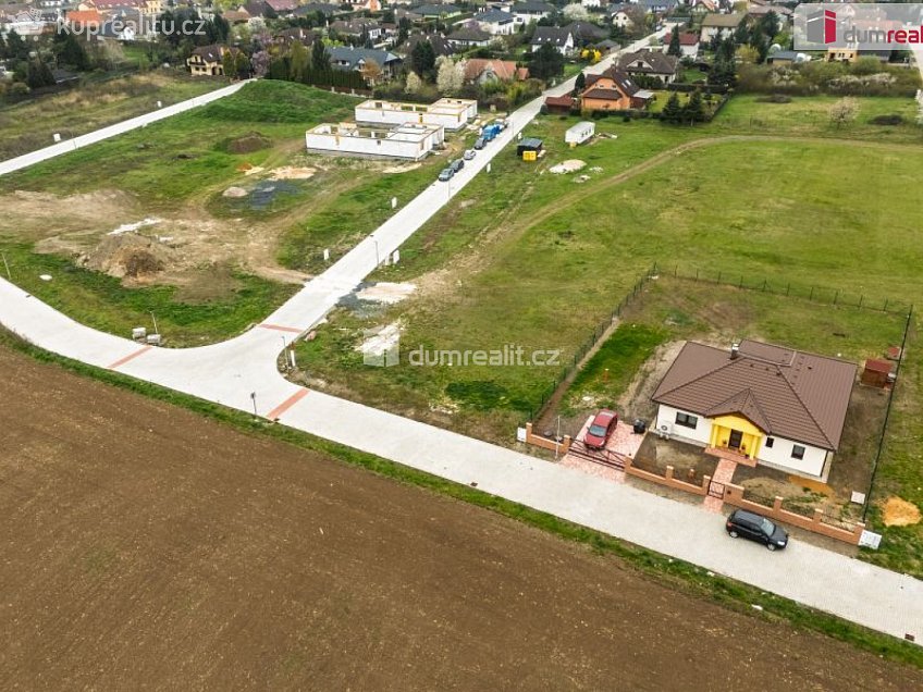 Prodej  stavebního pozemku 1023 m^2 Dubová, Čakovičky 