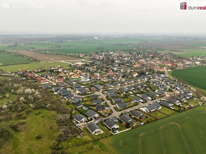 Prodej  stavebního pozemku 1023 m^2 Dubová, Čakovičky 