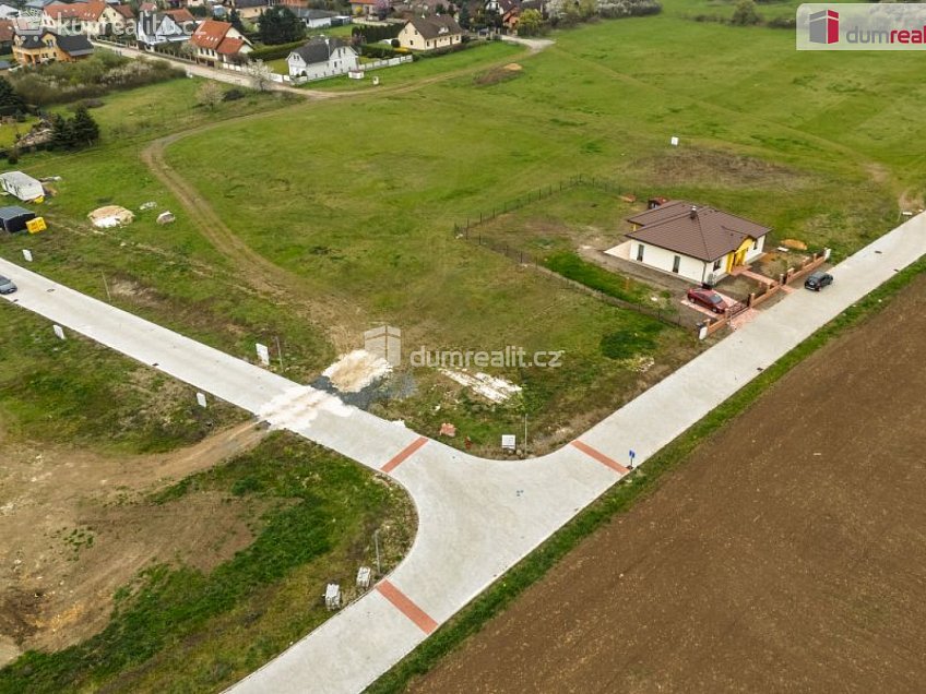 Prodej  stavebního pozemku 1023 m^2 Dubová, Čakovičky 