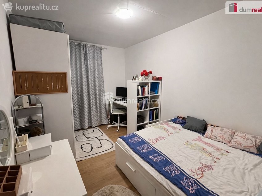 Pronájem bytu 3+kk 55 m^2 Zenklova, Praha 8 