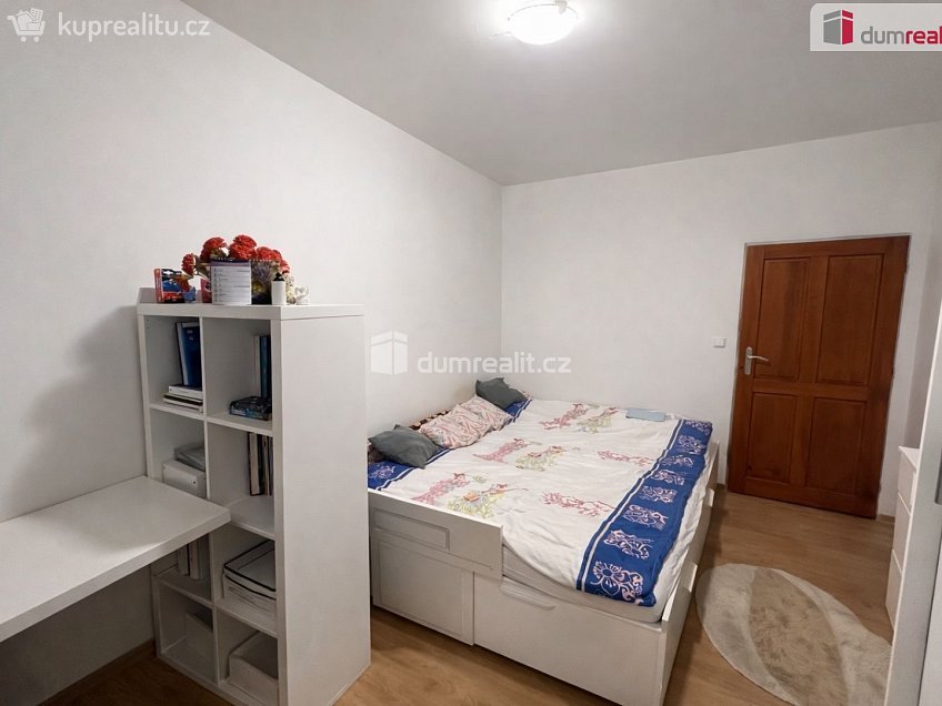 Pronájem bytu 3+kk 55 m^2 Zenklova, Praha 8 