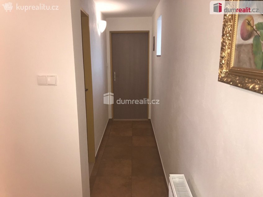 Pronájem bytu 3+kk 56 m^2 Hlavní, Břeclav 