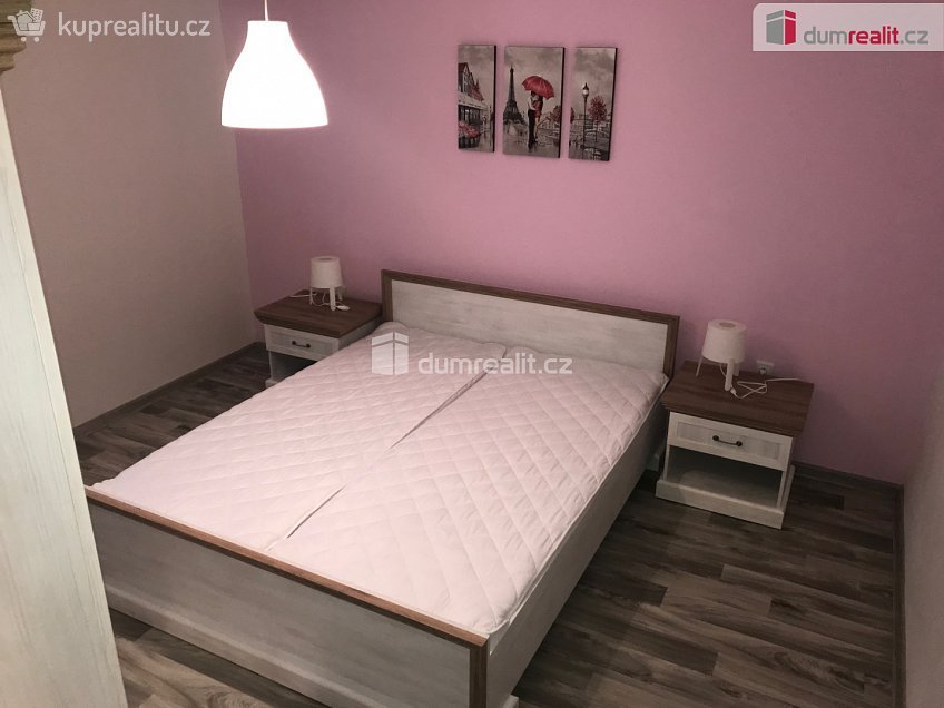 Pronájem bytu 3+kk 56 m^2 Hlavní, Břeclav 