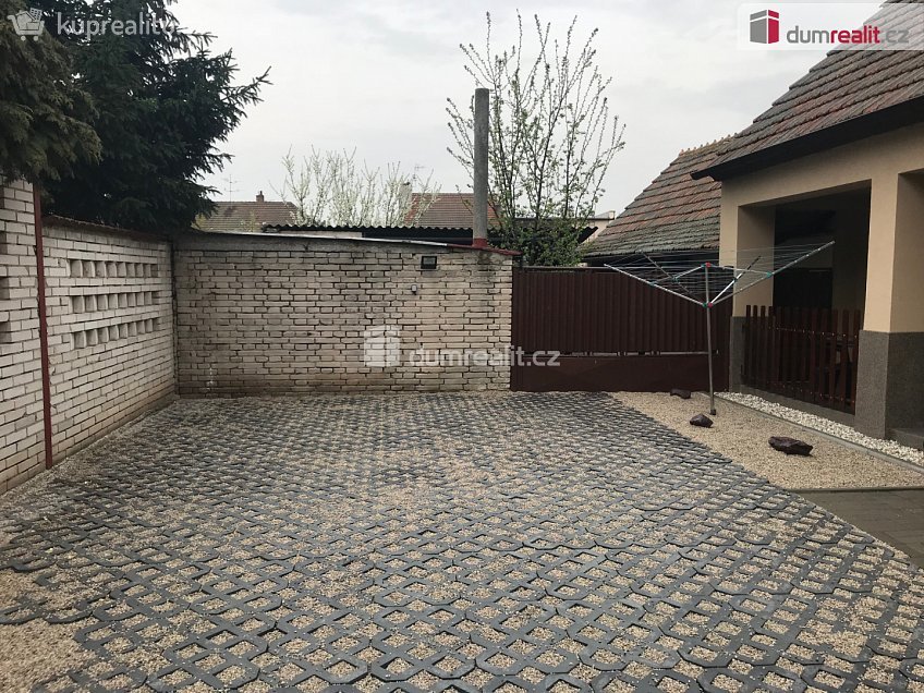 Pronájem bytu 3+kk 56 m^2 Hlavní, Břeclav 