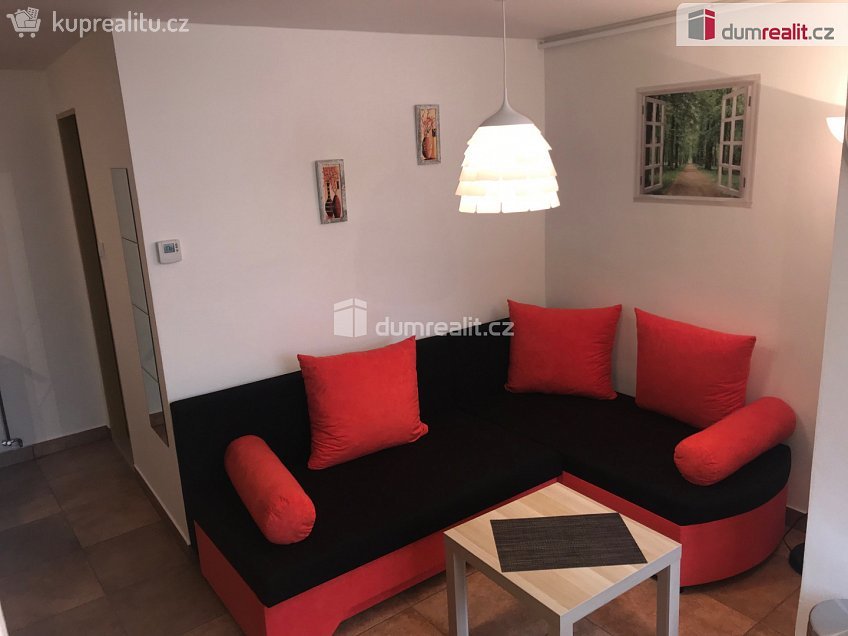 Pronájem bytu 3+kk 56 m^2 Hlavní, Břeclav 