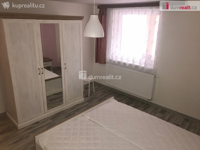 Pronájem bytu 3+kk 56 m^2 Hlavní, Břeclav 