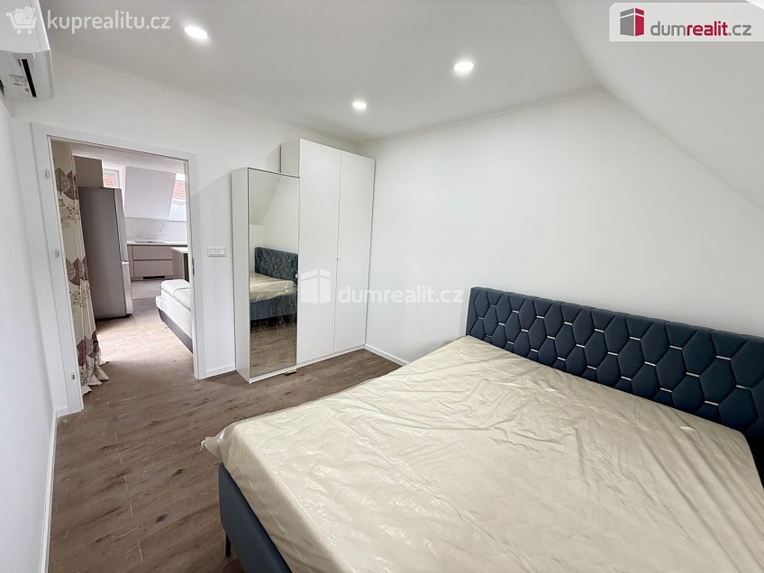 Pronájem bytu 4+kk 85 m^2 Dvořákova, Velké Přílepy 