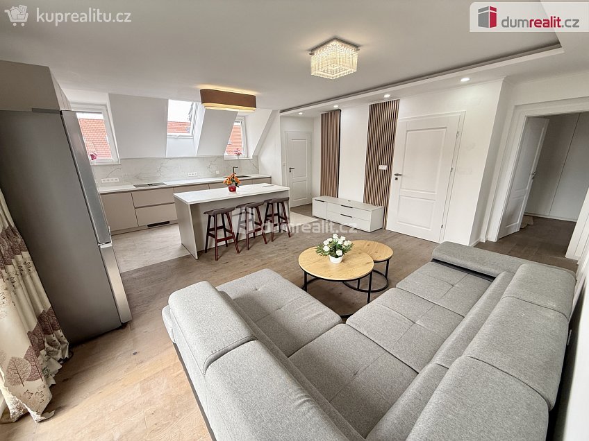 Pronájem bytu 4+kk 85 m^2 Dvořákova, Velké Přílepy 