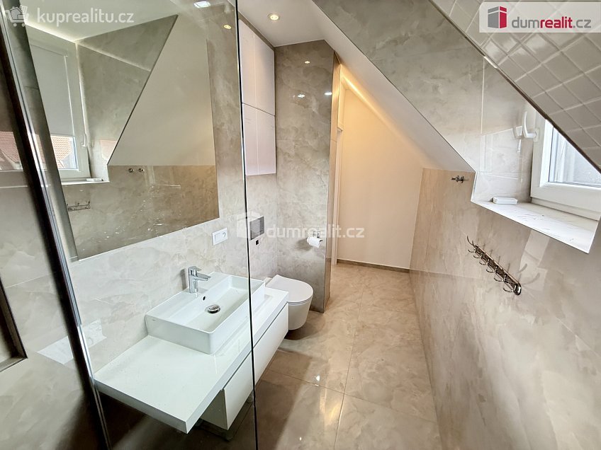 Pronájem bytu 4+kk 85 m^2 Dvořákova, Velké Přílepy 