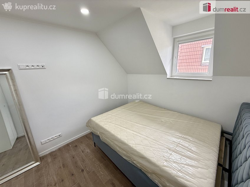 Pronájem bytu 4+kk 85 m^2 Dvořákova, Velké Přílepy 