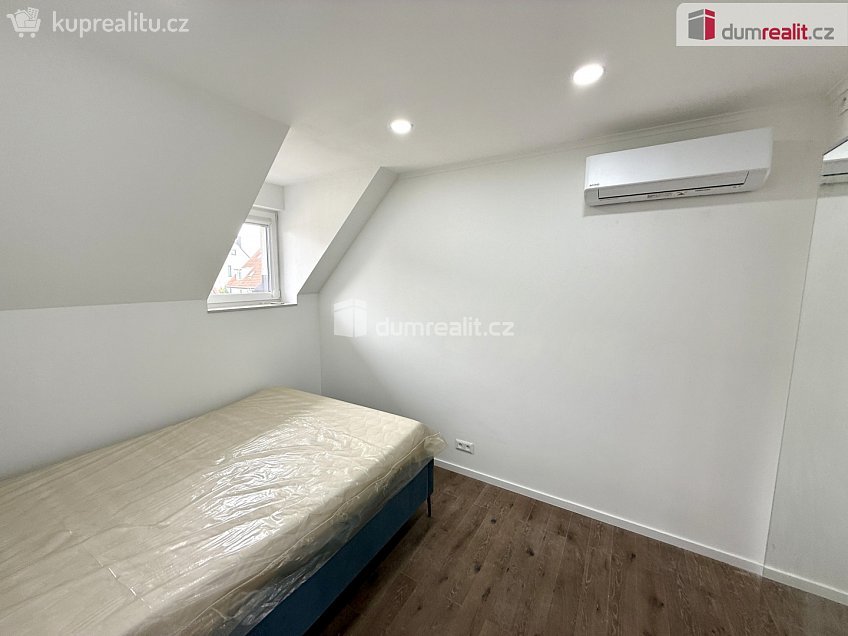 Pronájem bytu 4+kk 85 m^2 Dvořákova, Velké Přílepy 