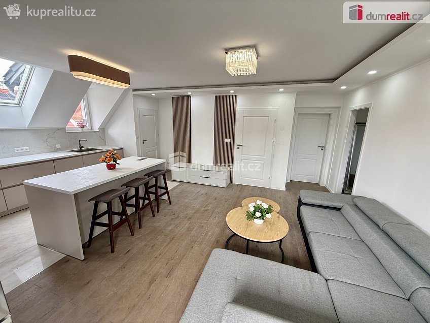 Pronájem bytu 4+kk 85 m^2 Dvořákova, Velké Přílepy 