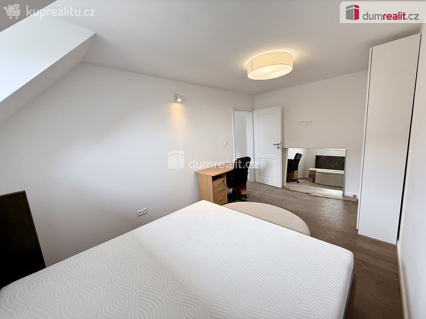 Pronájem bytu 4+kk 85 m^2 Dvořákova, Velké Přílepy 