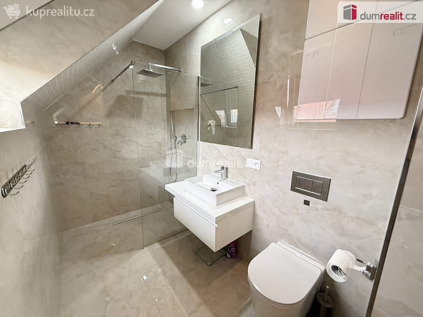 Pronájem bytu 4+kk 85 m^2 Dvořákova, Velké Přílepy 