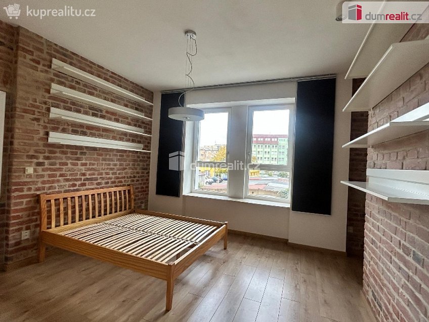 Pronájem bytu 2+kk 64 m^2 Hálkova, Plzeň 