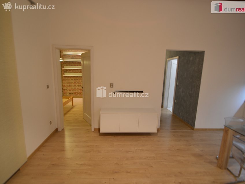 Pronájem bytu 2+kk 64 m^2 Hálkova, Plzeň 