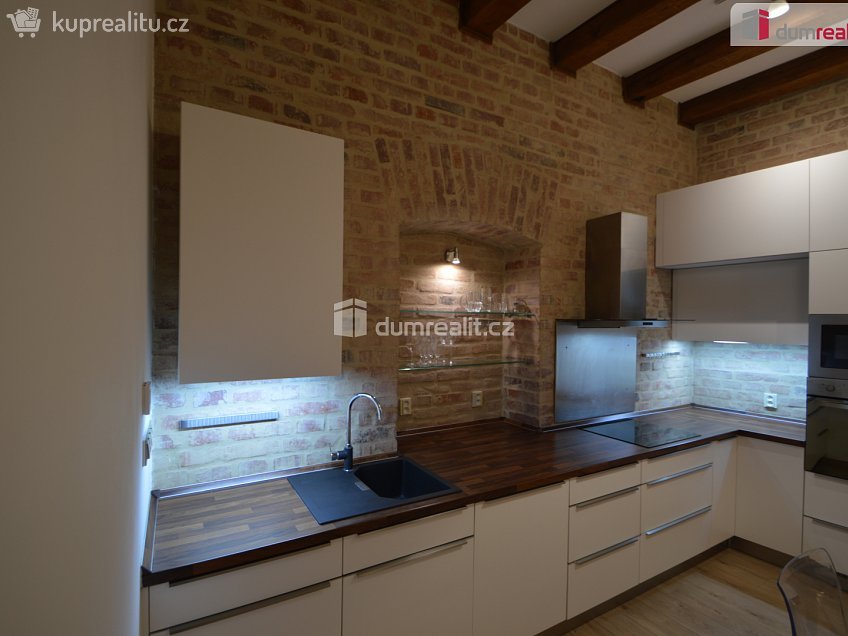 Pronájem bytu 2+kk 64 m^2 Hálkova, Plzeň 