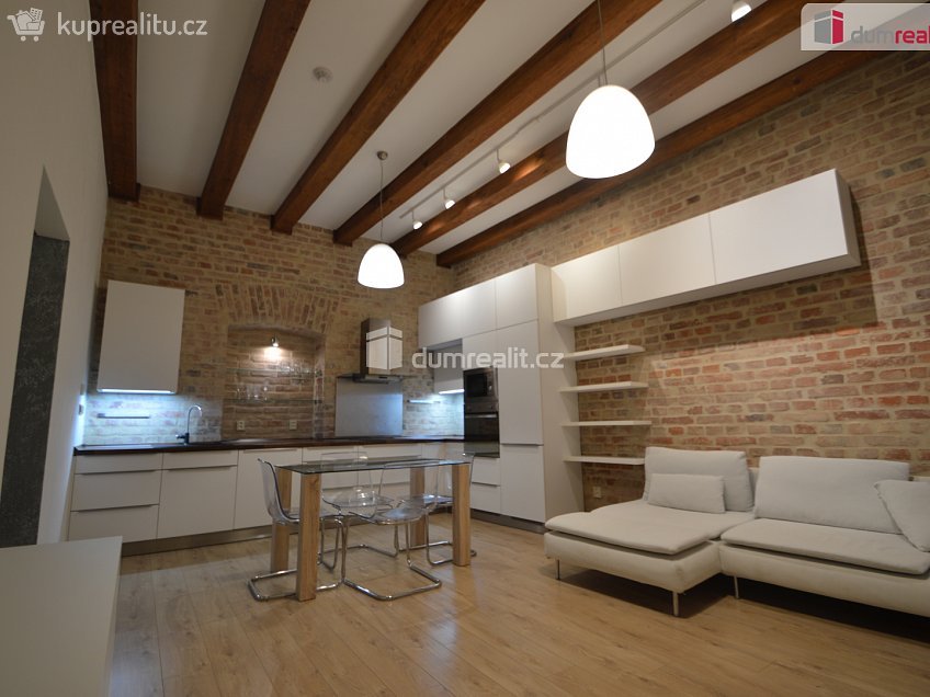 Pronájem bytu 2+kk 64 m^2 Hálkova, Plzeň 