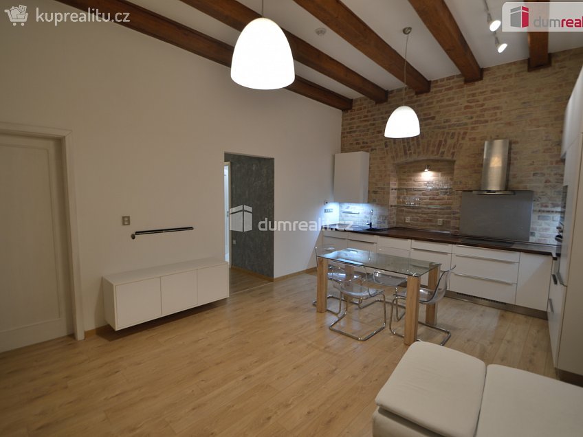 Pronájem bytu 2+kk 64 m^2 Hálkova, Plzeň 