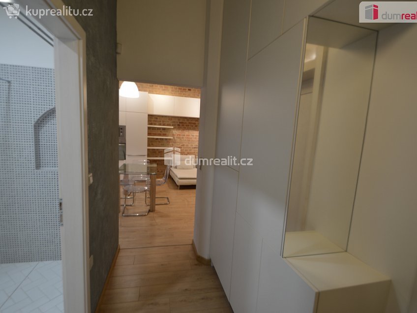 Pronájem bytu 2+kk 64 m^2 Hálkova, Plzeň 