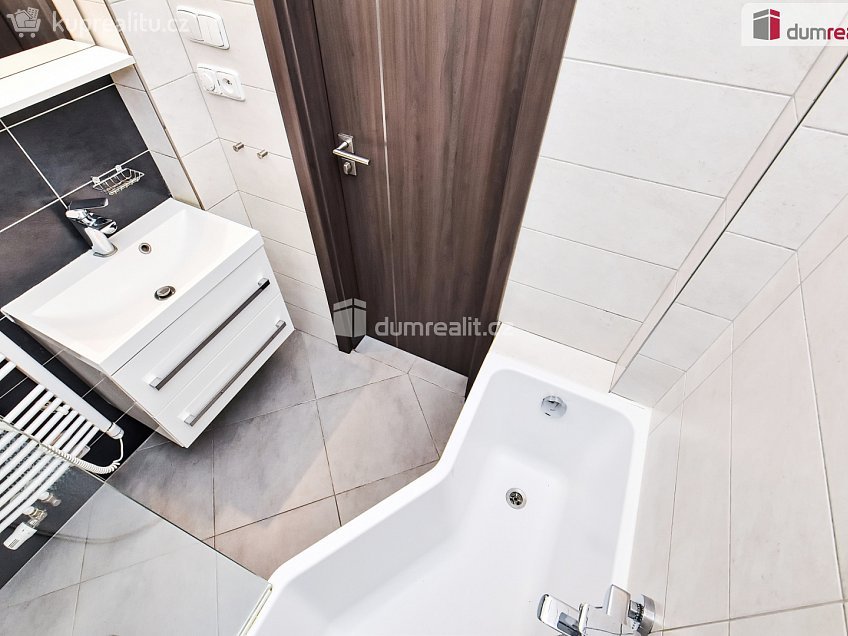 Pronájem bytu 2+kk 50 m^2 U libeňského pivovaru, Praha 8 