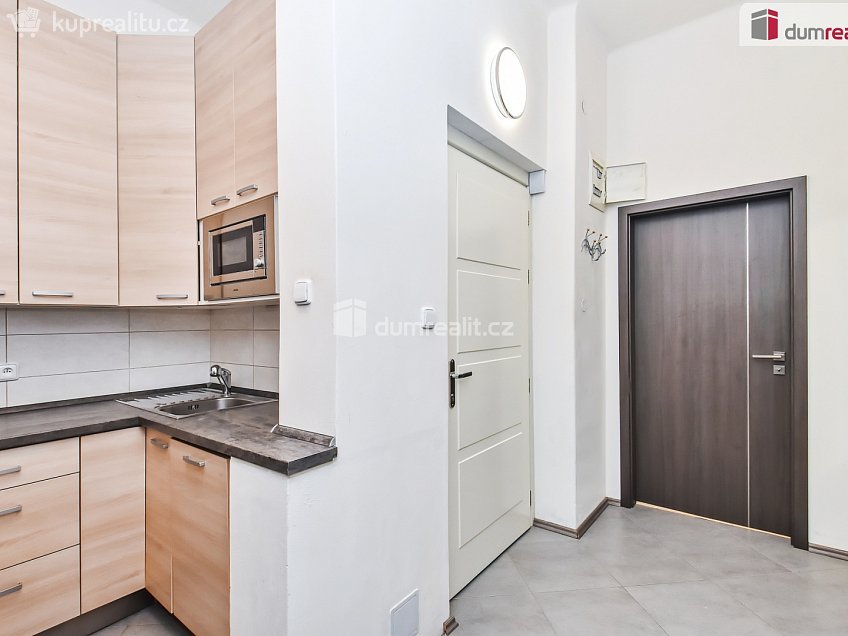 Pronájem bytu 2+kk 50 m^2 U libeňského pivovaru, Praha 8 