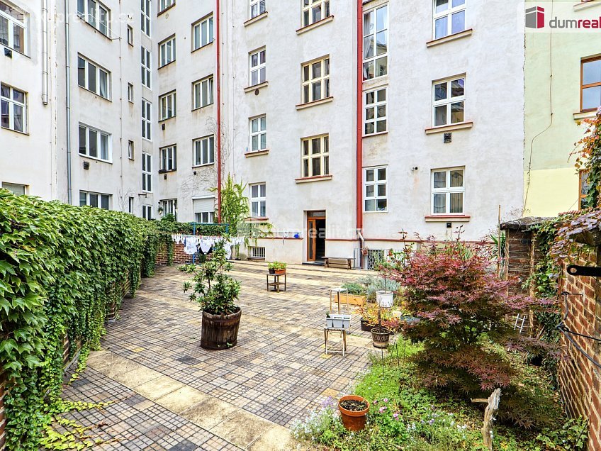 Pronájem bytu 2+kk 50 m^2 U libeňského pivovaru, Praha 8 