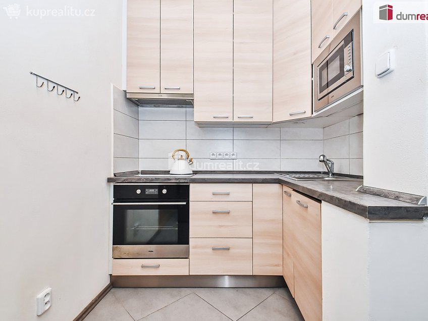 Pronájem bytu 2+kk 50 m^2 U libeňského pivovaru, Praha 8 