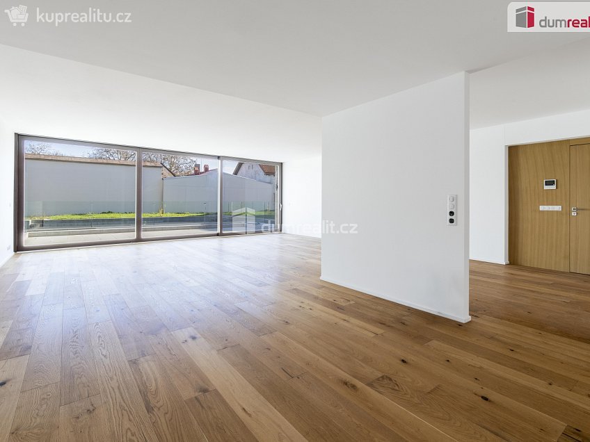 Prodej  rodinného domu 378 m^2 V Hrobech, Praha-Libuš 