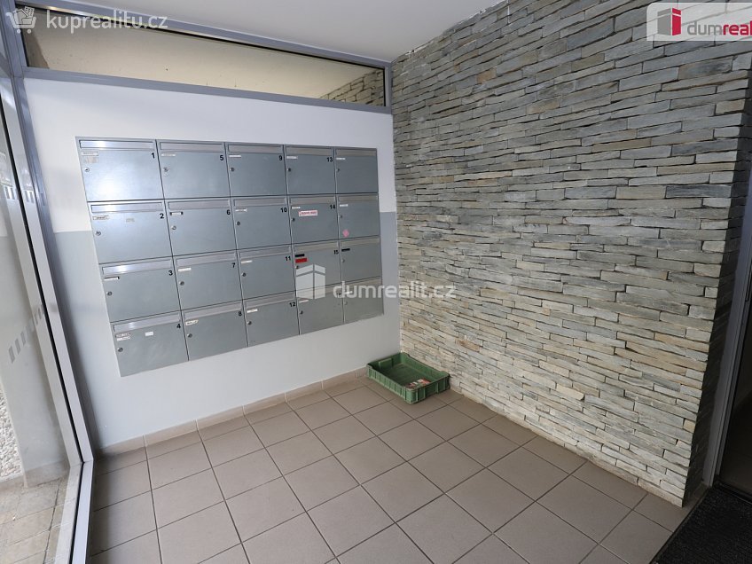 Pronájem bytu 1+kk 36 m^2 Nejdlova, Karlovy Vary 