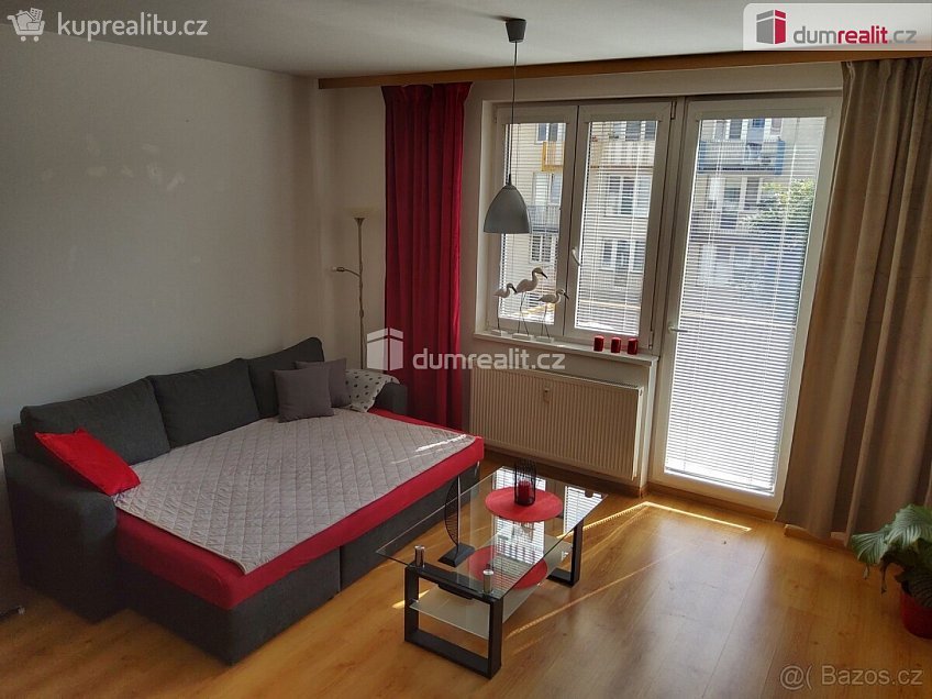 Pronájem bytu 1+kk 36 m^2 Nejdlova, Karlovy Vary 