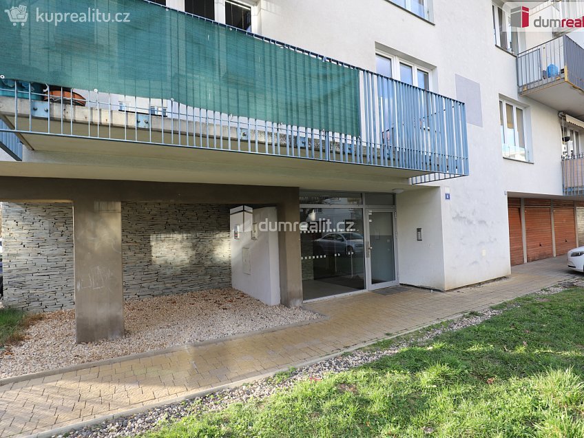 Pronájem bytu 1+kk 36 m^2 Nejdlova, Karlovy Vary 