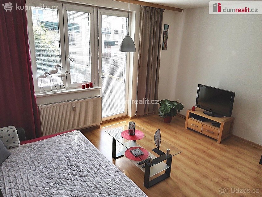 Pronájem bytu 1+kk 36 m^2 Nejdlova, Karlovy Vary 