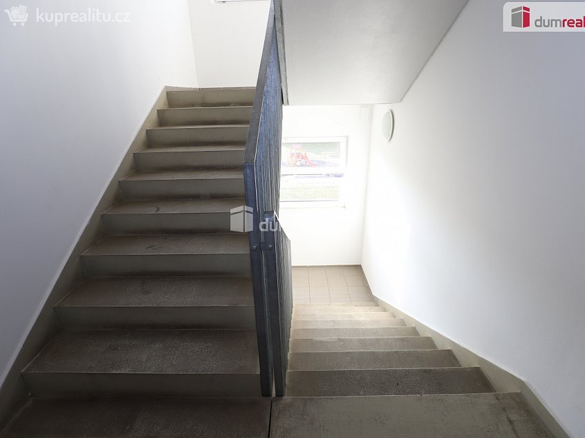 Pronájem bytu 1+kk 36 m^2 Nejdlova, Karlovy Vary 