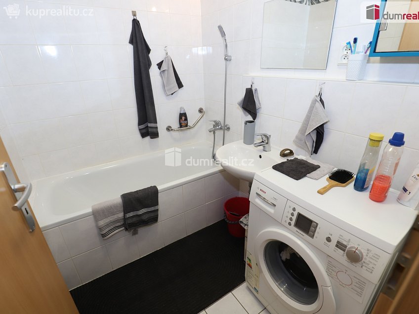 Pronájem bytu 1+kk 36 m^2 Nejdlova, Karlovy Vary 