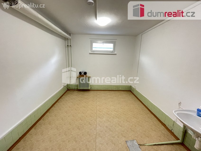 Pronájem  obchodních prostor 18 m^2 Horákova, Praha 13 