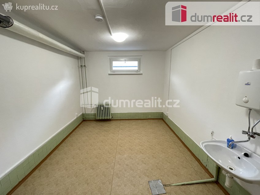 Pronájem  obchodních prostor 18 m^2 Horákova, Praha 13 