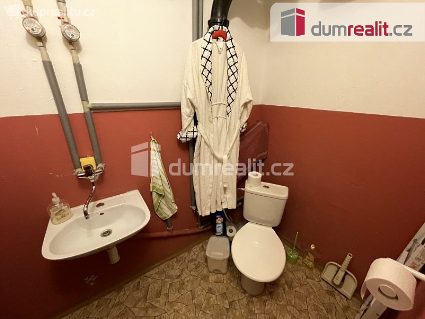 Pronájem  obchodních prostor 18 m^2 Horákova, Praha 13 