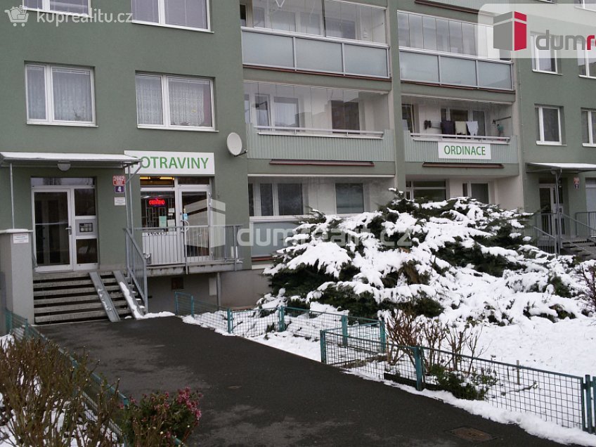 Pronájem  obchodních prostor 18 m^2 Horákova, Praha 13 