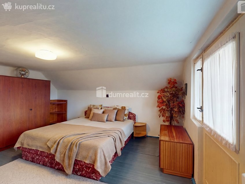 Prodej  rodinného domu 170 m^2 Petrohrad, Petrohrad 