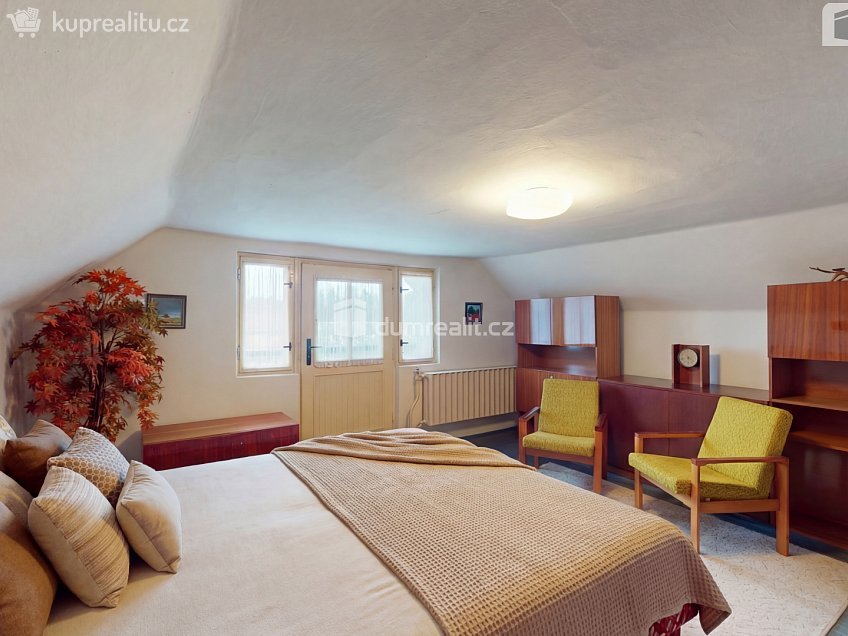 Prodej  rodinného domu 170 m^2 Petrohrad, Petrohrad 