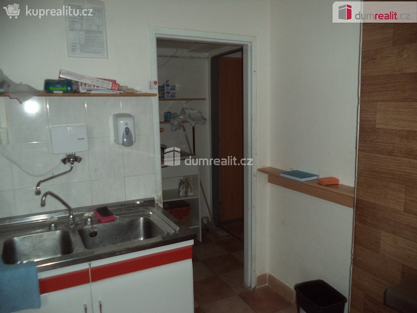 Pronájem  obchodních prostor 40 m^2 Mjr. Nováka, Ostrava 