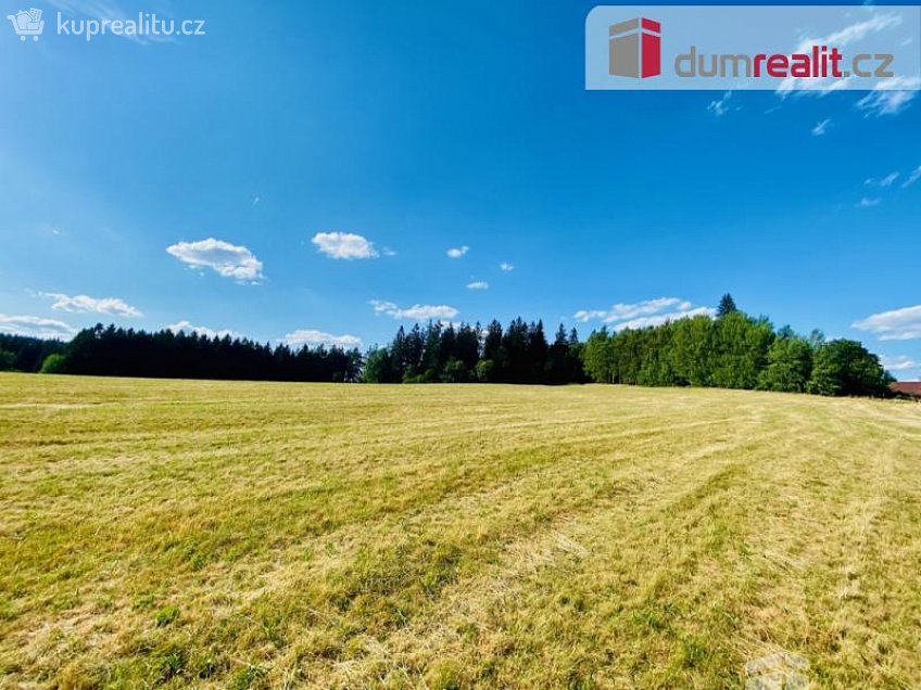 Prodej  stavebního pozemku 1469 m^2 Tři Sekery, Tři Sekery 