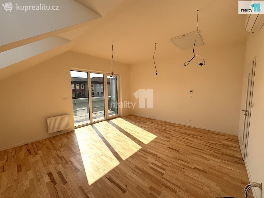 Pronájem bytu 2+kk 54 m^2 Pražská, Dobřichovice 